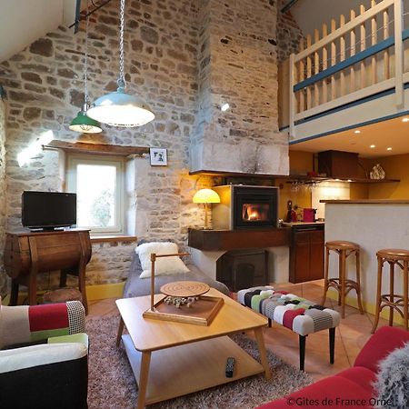 Bed and Breakfast La Cage Aux Oiseaux La Lande-de-Goult Exterior foto