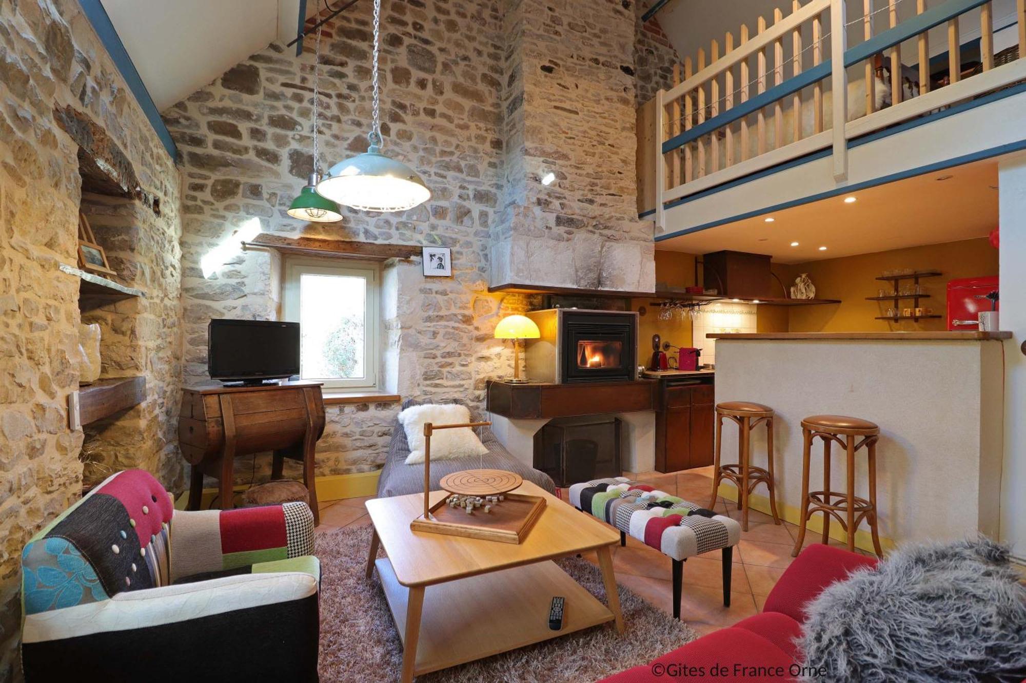 Bed and Breakfast La Cage Aux Oiseaux La Lande-de-Goult Exterior foto