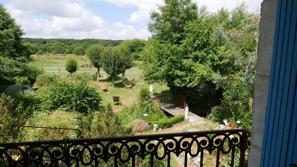 Bed and Breakfast La Cage Aux Oiseaux La Lande-de-Goult Exterior foto