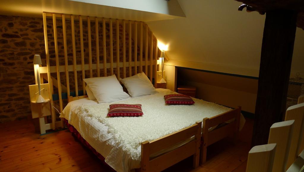 Bed and Breakfast La Cage Aux Oiseaux La Lande-de-Goult Exterior foto