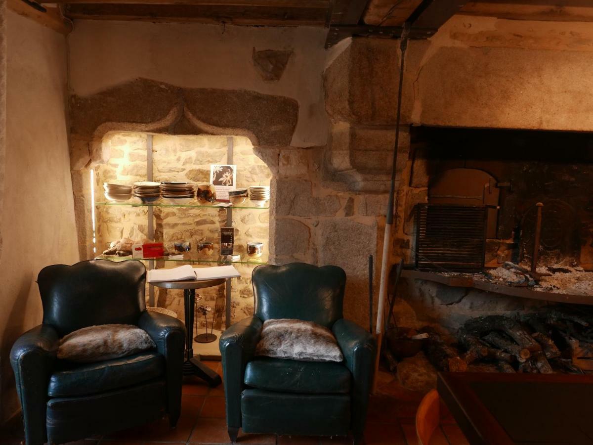 Bed and Breakfast La Cage Aux Oiseaux La Lande-de-Goult Exterior foto