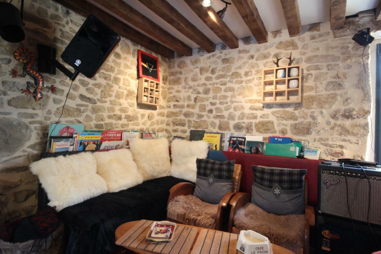 Bed and Breakfast La Cage Aux Oiseaux La Lande-de-Goult Exterior foto