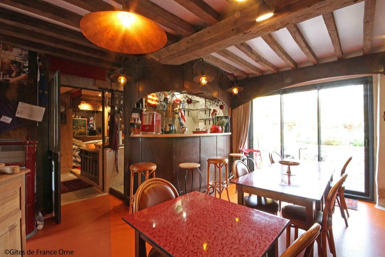 Bed and Breakfast La Cage Aux Oiseaux La Lande-de-Goult Exterior foto